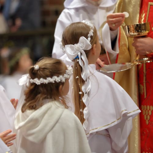 Receive your First Holy Communion